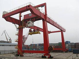 Quayside Mobile Hydraulic Portal Crane.jpg